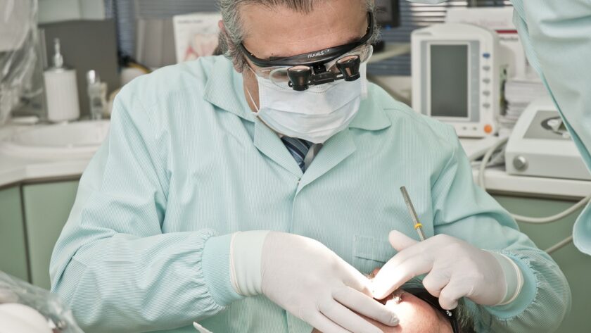 Können Sie Kaffee mit Invisalign trinken? - Ist Kaffee trinken mit Invisalign möglich?